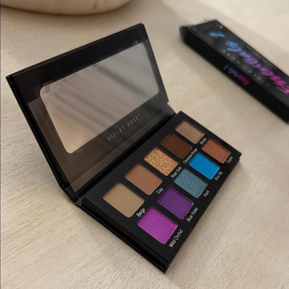 Violet Voss Essentials 2 Eyeshadow Palette - Picture 5 of 5